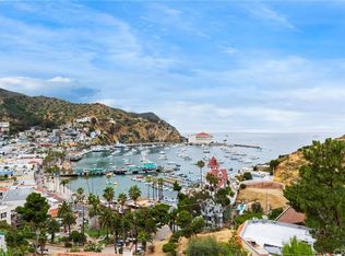 115 Upper Terrace Rd, Avalon, CA 90704