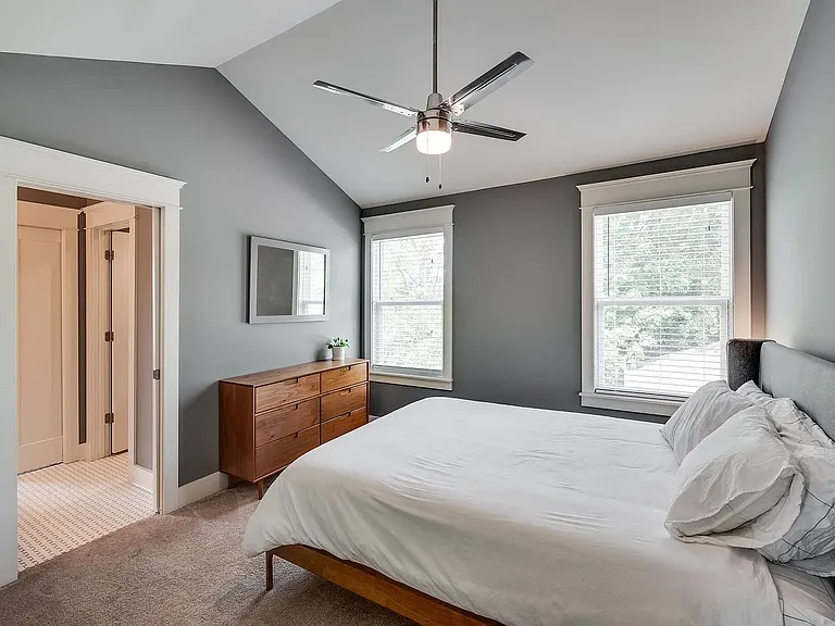 926 Thomas Ave — Photo 17