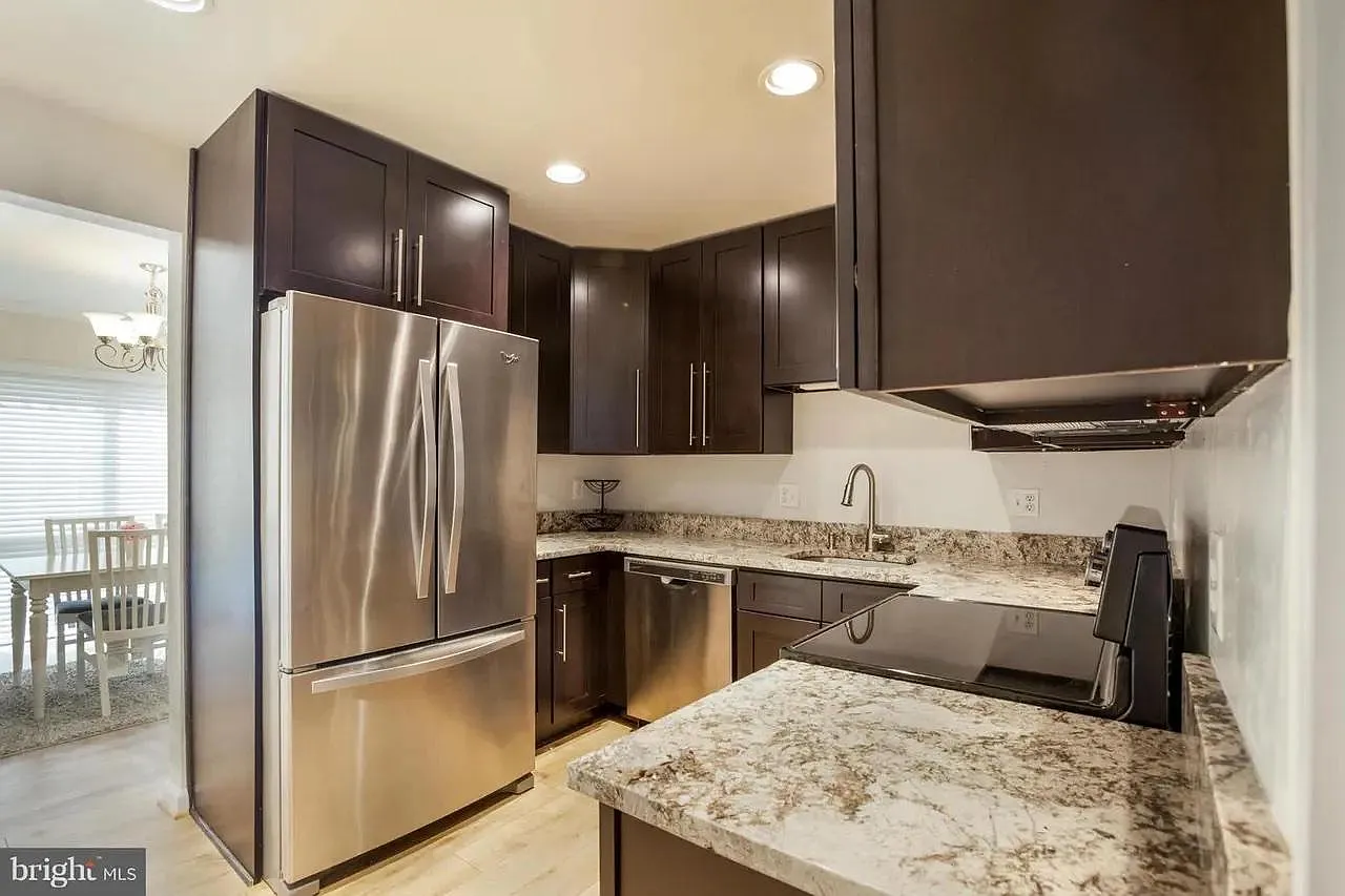 4 bed, 3.5 bath, 1770 sqft, $3,400 — Photo 2