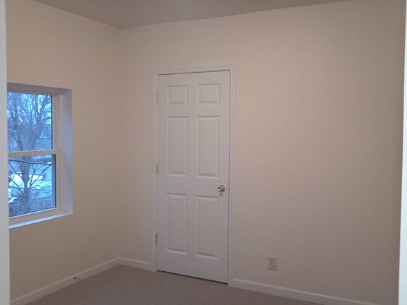 3rd image of 132 W Arndt St