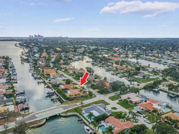 1998 Kansas Ave NE, Saint Petersburg, FL 33703