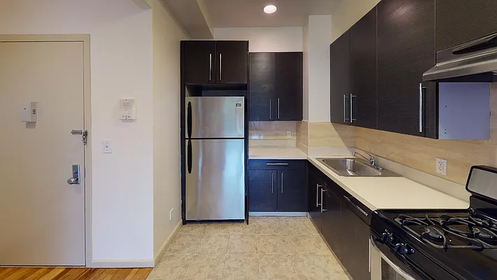 Rented by Metro Garden Realty NYC | media 4