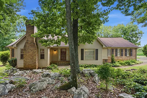 815 Baylor Dr SE Photo 1