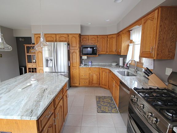 4th image of 5141 W 132nd Ct
