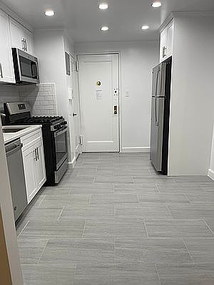 4th image of 135-05 Hoover Ave APT 6C