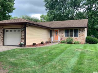 2426 Austin Dr, Springfield, IL 62704