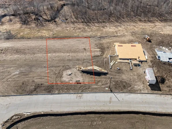 9557 Elm Creek Rd, Lincoln, NE 68520