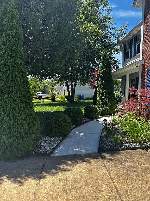 1205 Pebble Ln - Property Image