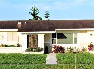 700 NW 97th Ter, Pembroke Pines, FL 33024