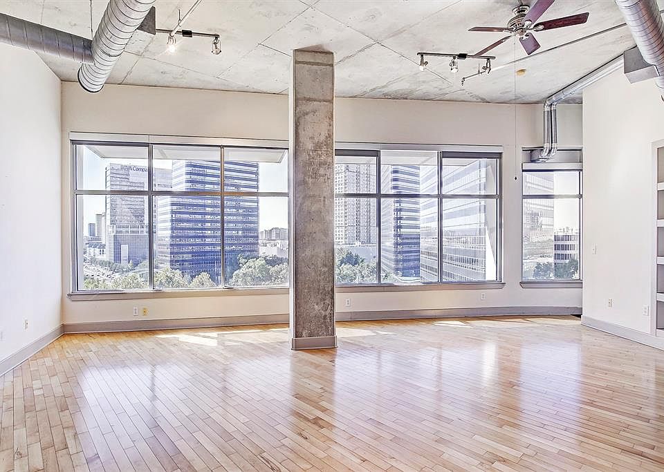 1st image of 1901 Post Oak Blvd APT 806