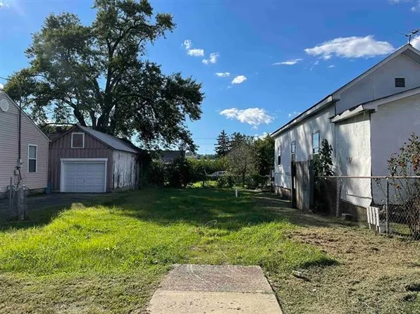 320 18th St, Kenova, WV 25530