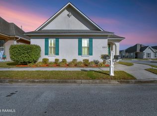 123 Pettigrove Dr, Youngsville, LA 70592