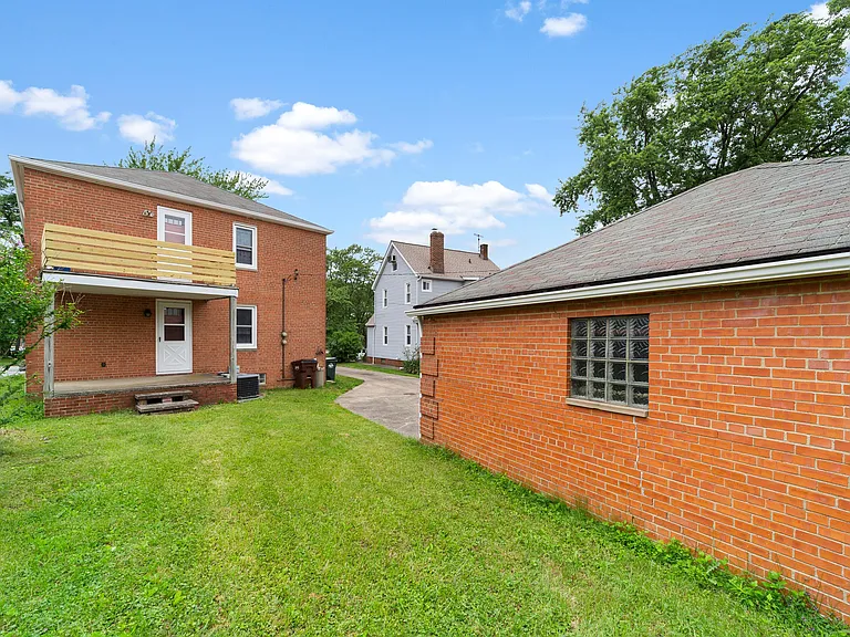 6229 Stanbury Rd — Photo 32
