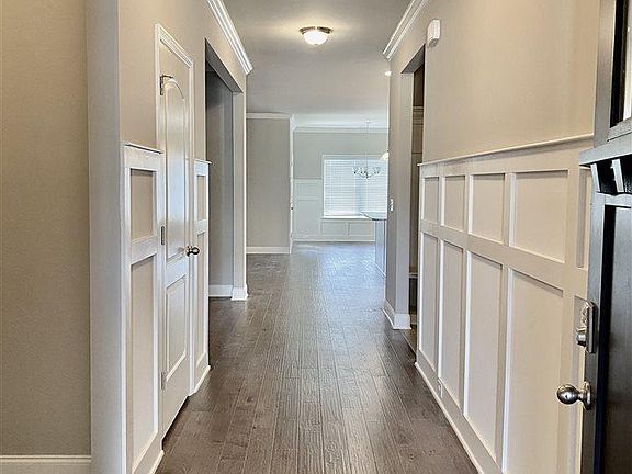 2nd image of 3035 Greenway Cir SE