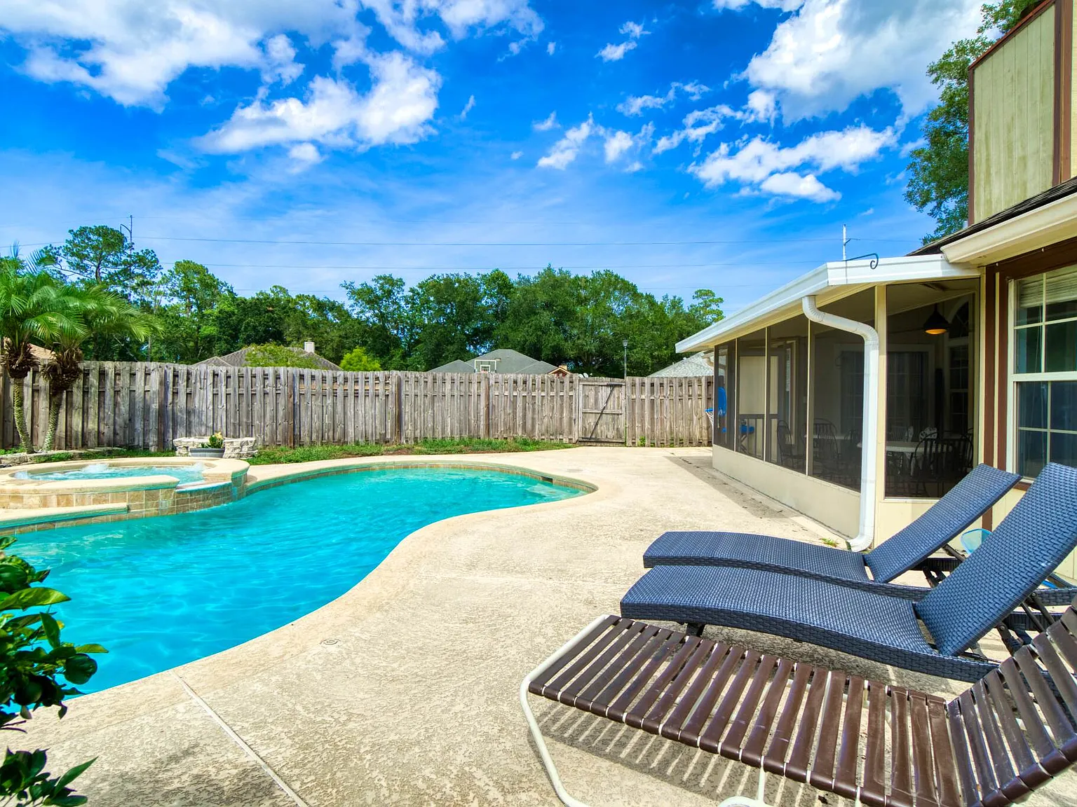 3 bed, 1361 sqft, $6,789 — Photo 3