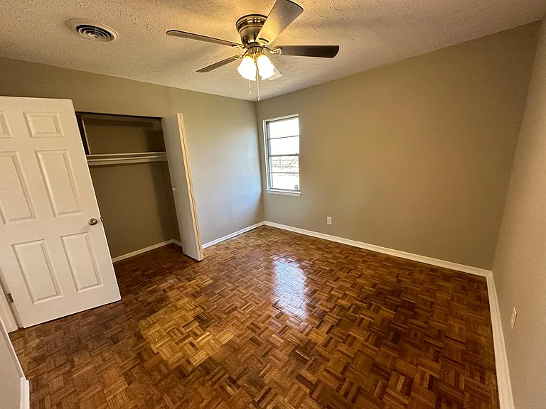 1128 E Aberdeen St — Photo 6