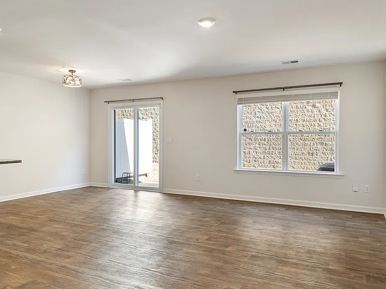 305 Oakmont Valley Trl — Photo 5