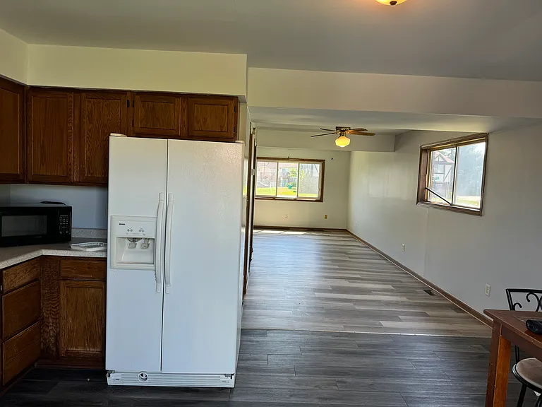 7364 Bigger St — Photo 6