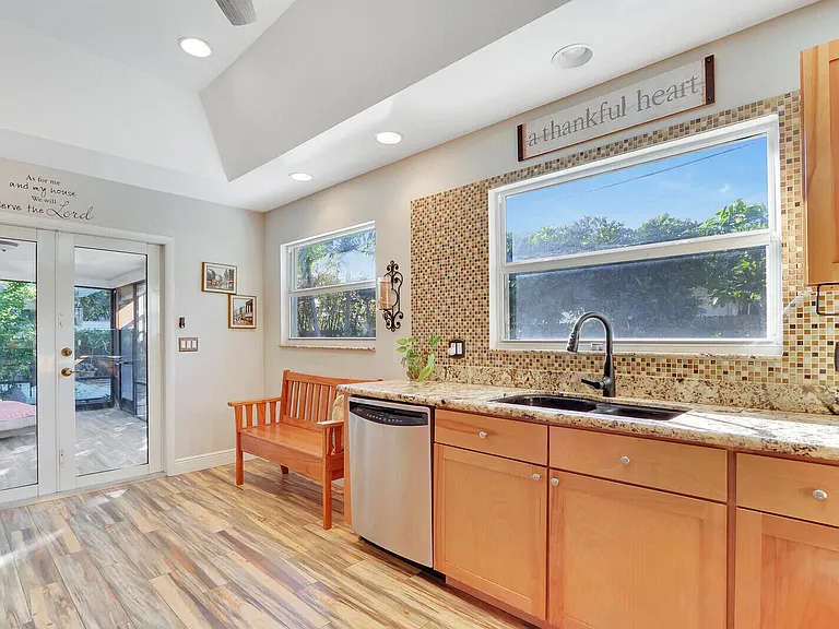 5140 Laird Ln — Photo 14