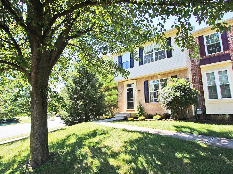 1st image of 1300 Banyan Cir
