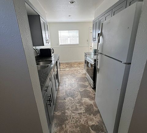 4th image of 489 S Wolff St