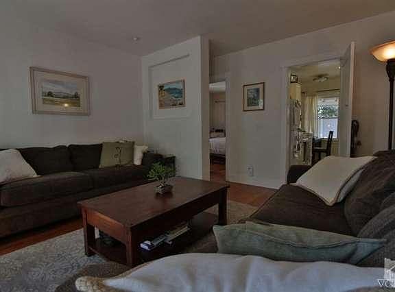 3rd image of 420 W Los Olivos St