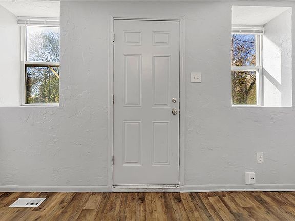 2nd image of 402 N 1st St
