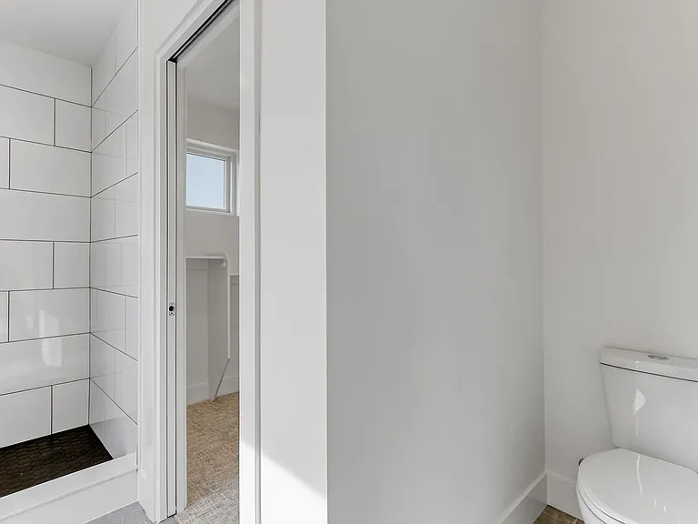 6790 Yvonne Ct — Photo 30