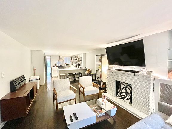 3rd image of 645 Baltic St