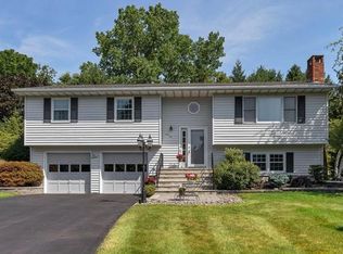66 Guernsey Dr, New Windsor, NY 12553