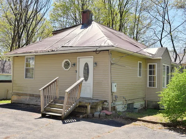 4 Dodd Ln, Otisville, NY 10963