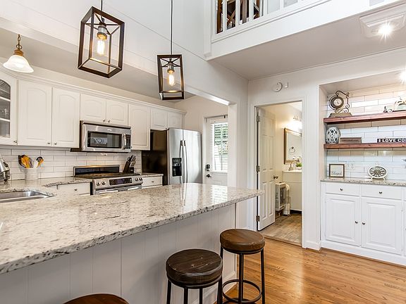 2nd image of 1056 Sky Hawk Mountain Rd