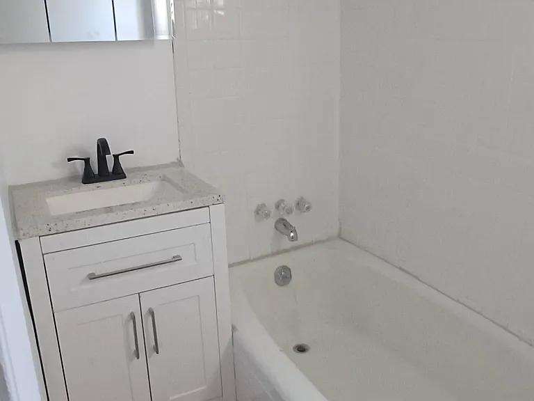 209 E Adams Ave — Photo 6