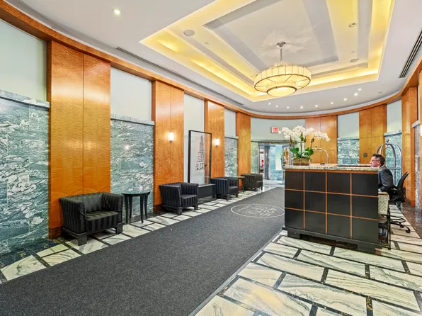 425 5th Avenue image 17 of 18