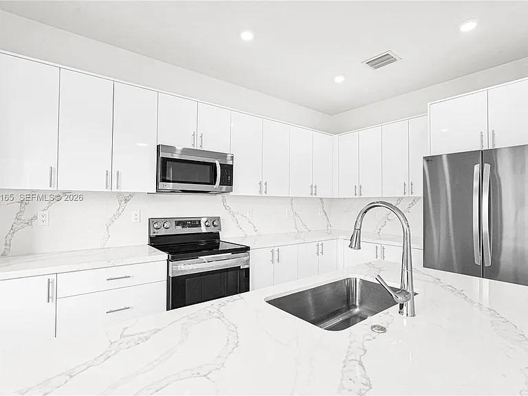 22555 SW 125th Ave #13A — Photo 11