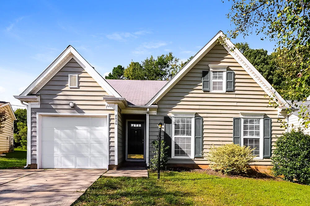 3 bed, 2.0 bath, 1436 sqft, $1,800 — Photo 1