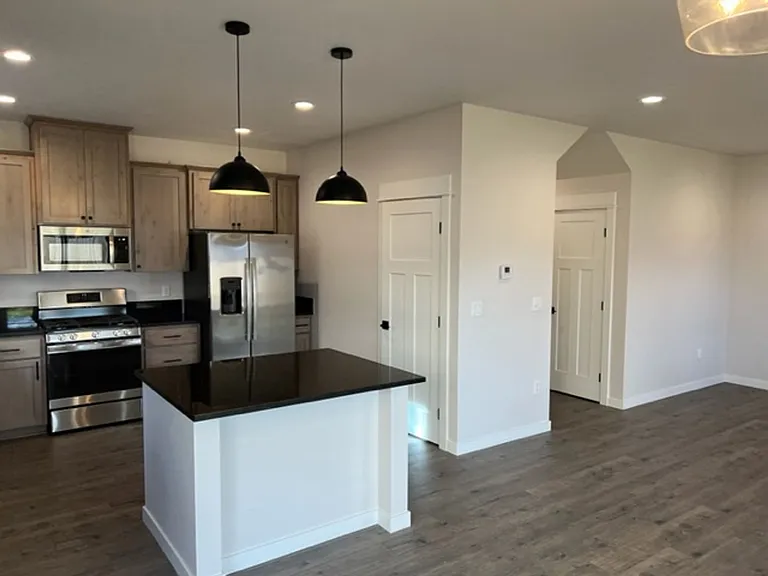 551 Nicholas Lee Dr — Photo 2