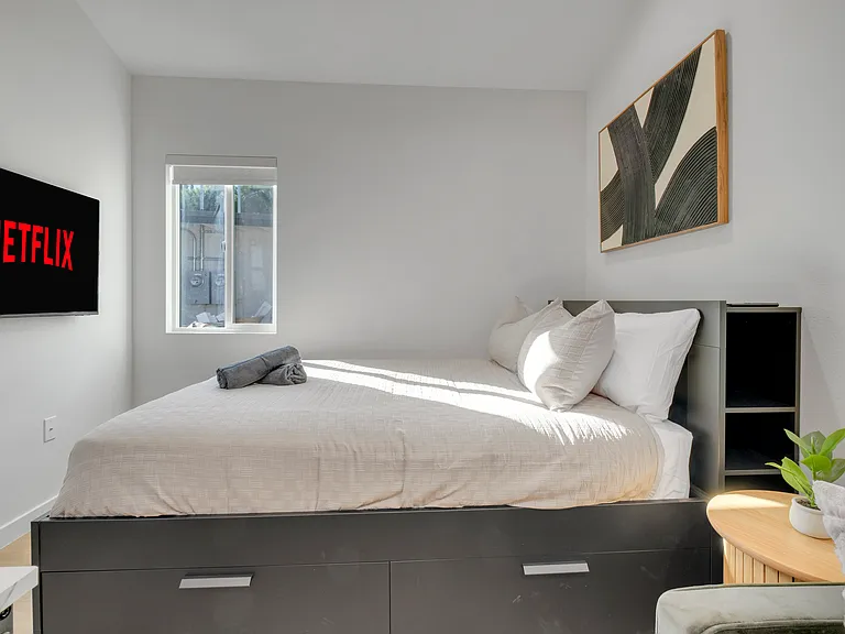 217 S McPherrin Ave #A — Photo 2