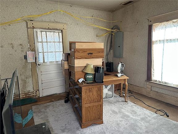 3rd image of 307 4th St