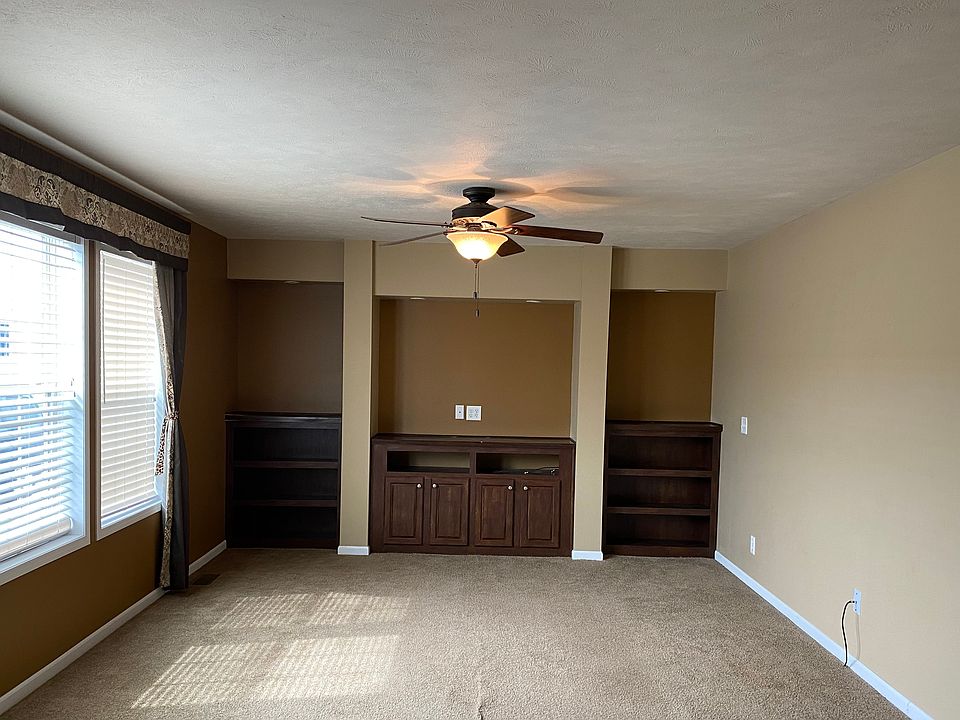 1st image of 228 Golfview Ct #268