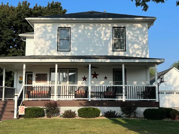 227 S Locust Ave, New Hampton, IA 50659