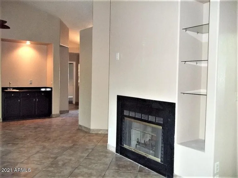 3017 W Augusta Ave — Photo 4