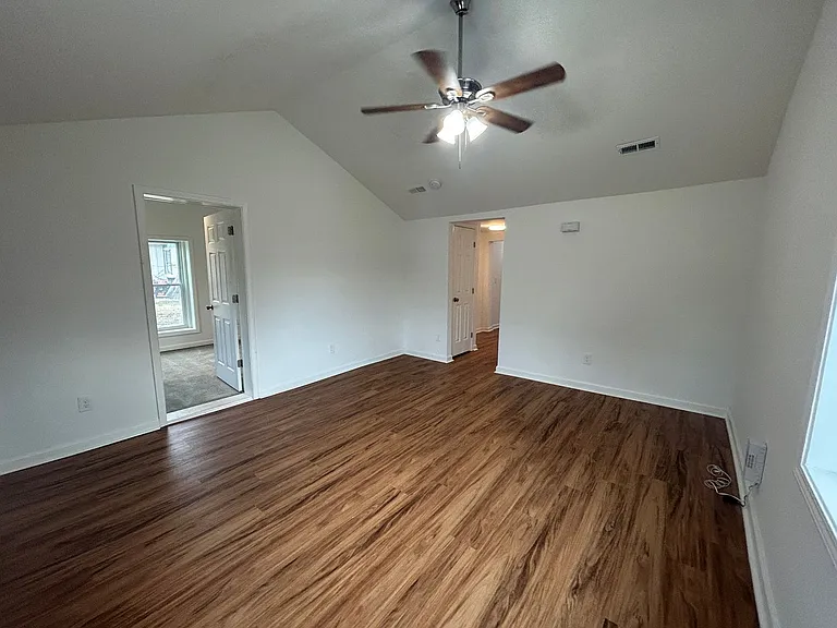 614 Maple Rd — Photo 5