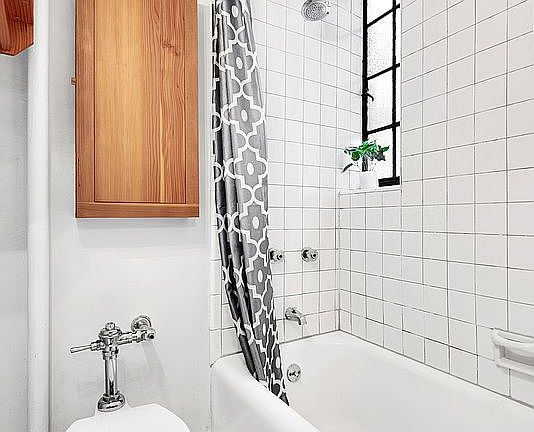 5th image of 333 E 41st St APT 2F