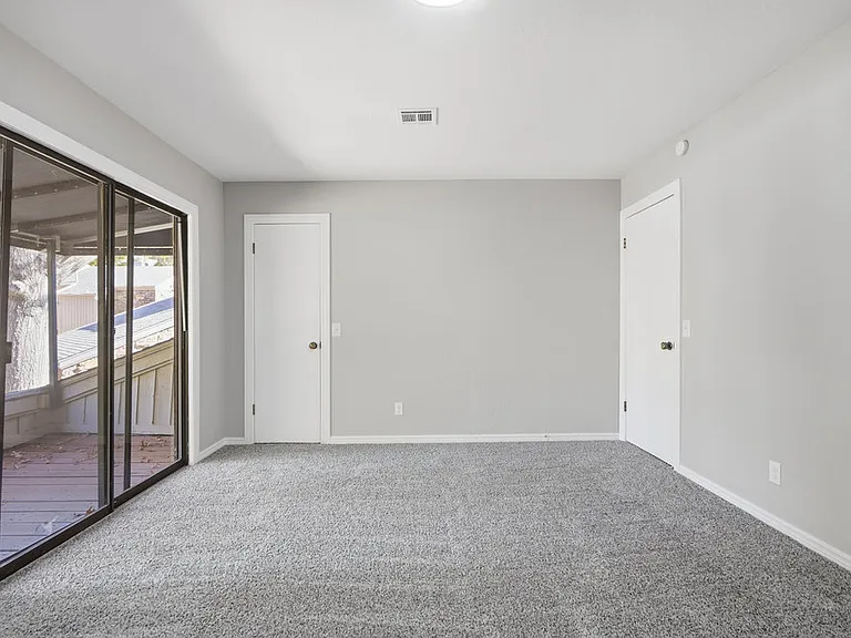 3310 E 68th Pl #4 — Photo 36