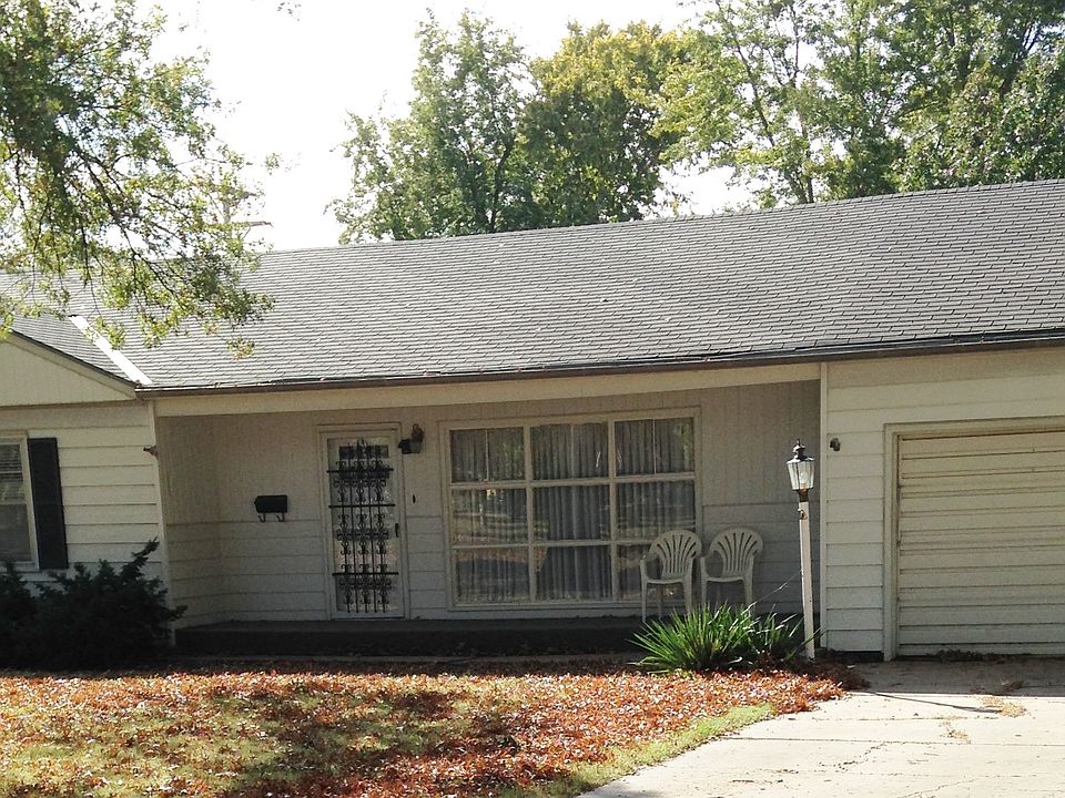 1st image of 1401 N Terrace Dr