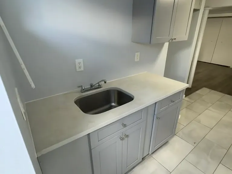 477 Clifton Ave #BASEMENT — Photo 3