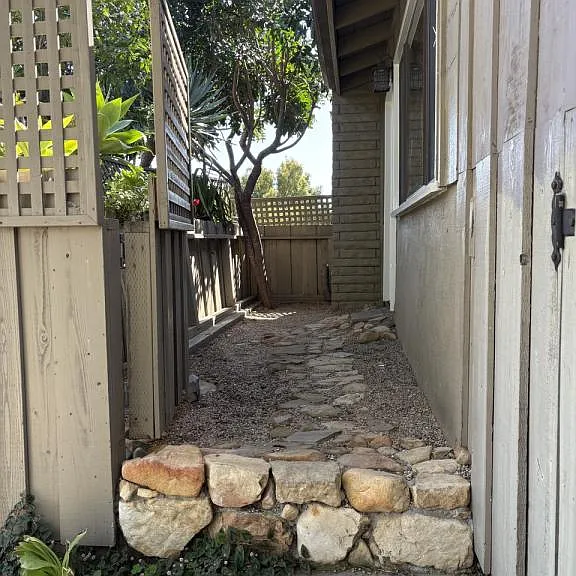 521 E Arrellaga St #1 — Photo 5