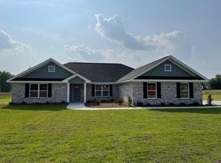 1210 Freeport Dr, Sumter, SC 29154