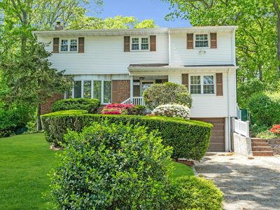 65 Robin Drive, Hauppauge, NY, 11788